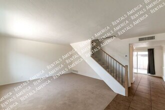 935 N Venice Ave in Tucson, AZ - Foto de edificio - Building Photo