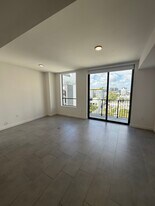 132 NE 22nd St, Unit A2 in Miami, FL - Building Photo