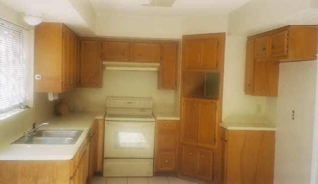 Townhomes at Avenue B in Katy, TX - Building Photo