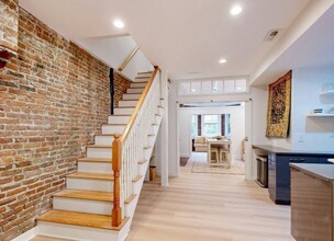15 Garrison Rd, Unit 1 in Brookline, MA - Building Photo - Building Photo