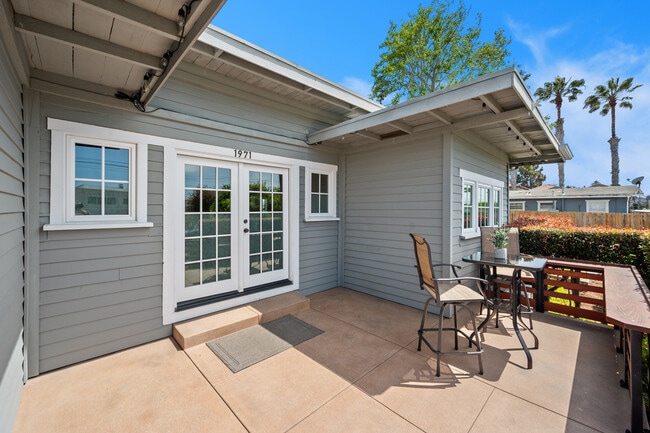 1971 Ebers St in San Diego, CA - Building Photo - Building Photo