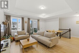 918 Parnian Private in Ottawa, ON - Building Photo - Building Photo