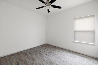 1321 Valle Vista St, Unit 2 in Alamo, TX - Building Photo - Building Photo