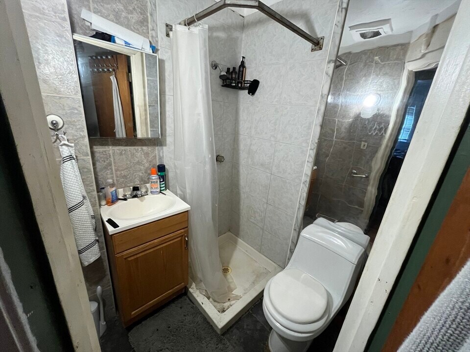 45 Longwood Ave in Brookline, MA - Building Photo