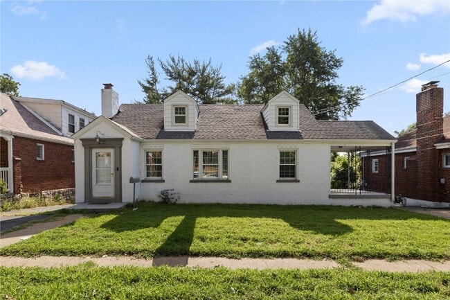 property at 10050 Diamond Dr