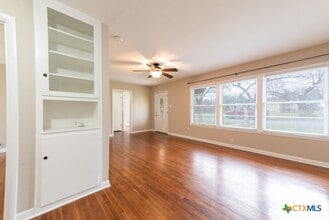 126 Bellaire St in Luling, TX - Building Photo - Building Photo