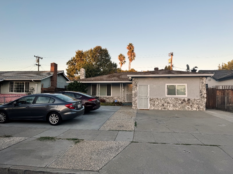 914 McCreery Ave in San Jose, CA - Building Photo