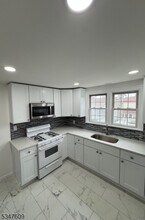364 Union Ave in Clifton, NJ - Building Photo - Building Photo