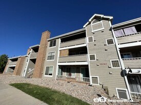12093 W Cross Dr in Littleton, CO - Building Photo
