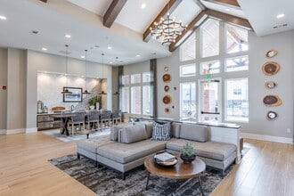 Allora Gainesville in Gainesville, GA - Foto de edificio - Interior Photo