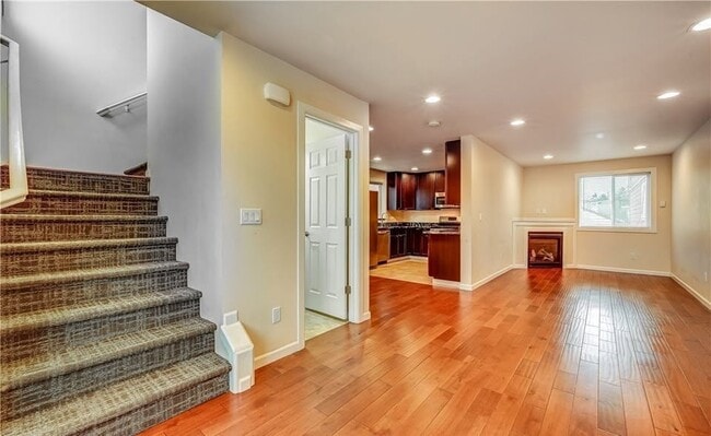 5726 Roosevelt Way NE in Seattle, WA - Building Photo - Building Photo