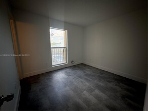 241 S Royal Poinciana Blvd in Miami Springs, FL - Building Photo - Building Photo