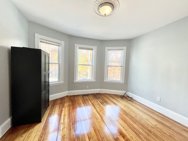 10 Bucknam St, Unit 1 in Boston, MA - Building Photo - Building Photo