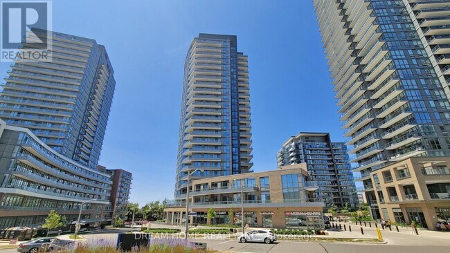 50-1050 Forest Manor Rd in Toronto, ON - Building Photo - Building Photo