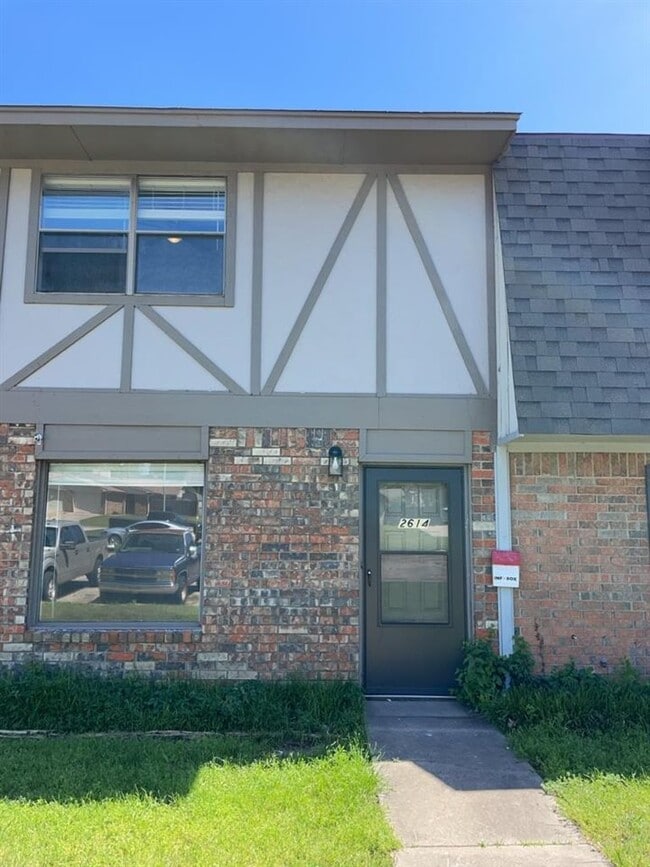 property at 2614 Martin Ln