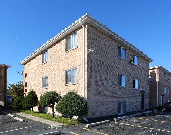 9620 Golf Ter in Des Plaines, IL - Building Photo - Building Photo