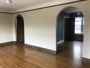 3070 N Oakland Ave-Unit -2 in Milwaukee, WI - Building Photo - Building Photo