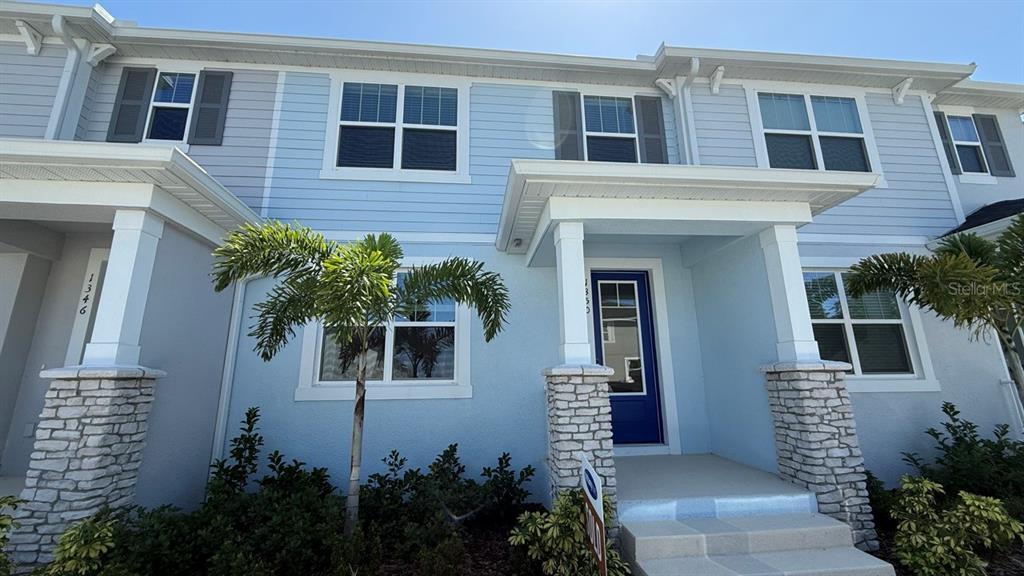 1350 Tarflower Dr in Winter Springs, FL - Foto de edificio