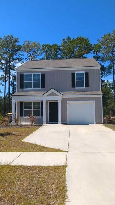 439 Coconut Dr in Bloomingdale, GA - Building Photo