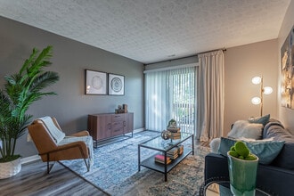 The Trails at Arbor Court in Columbus, OH - Building Photo - Interior Photo