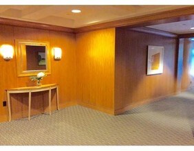 75 Peterborough St, Unit 404 in Boston, MA - Building Photo - Building Photo