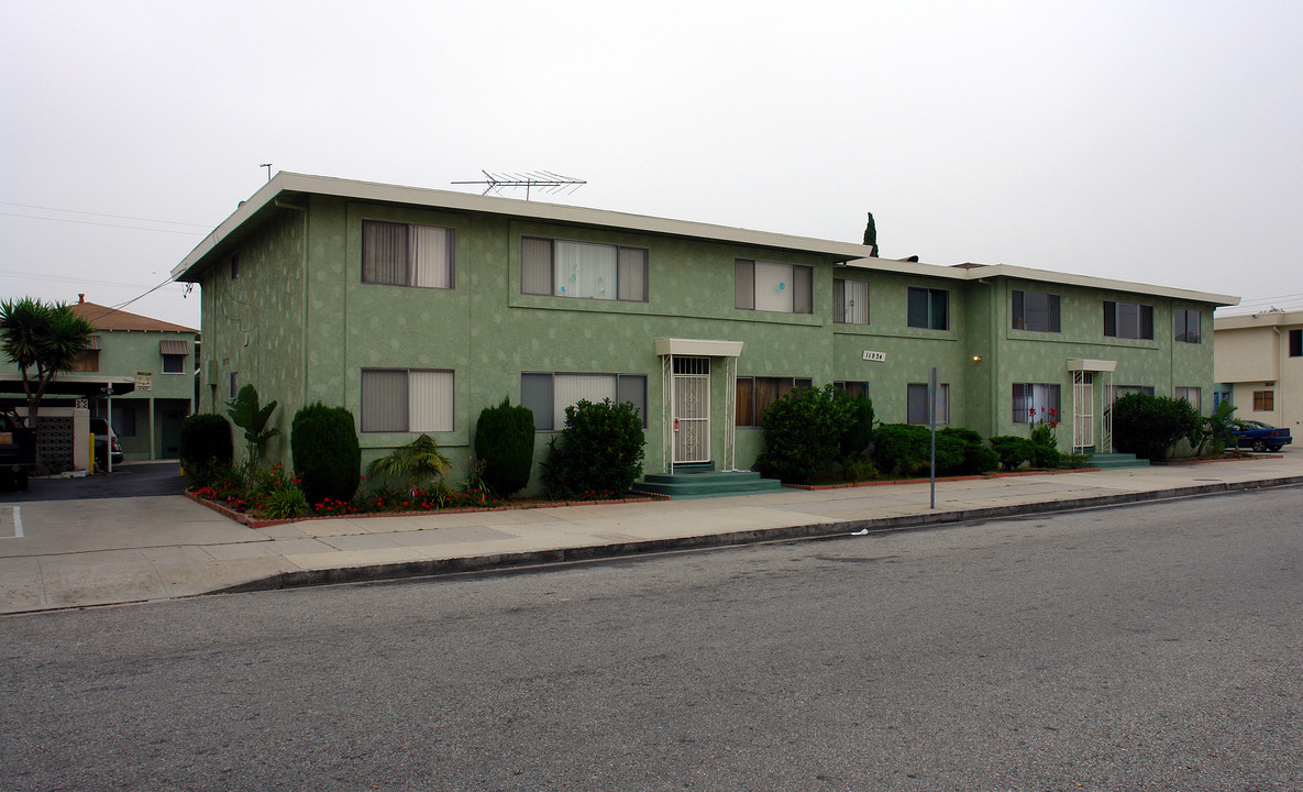 Acacia Apartments in Hawthorne, CA - Building Photo