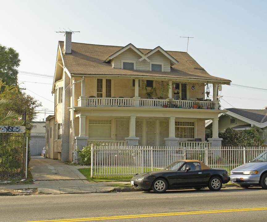 1541 S Arlington Ave in Los Angeles, CA - Building Photo