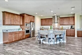 218 Newport Pier Way in Oceanside, CA - Foto de edificio - Building Photo