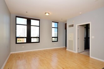 1255 S State St, Unit 1909 in Chicago, IL - Building Photo - Building Photo