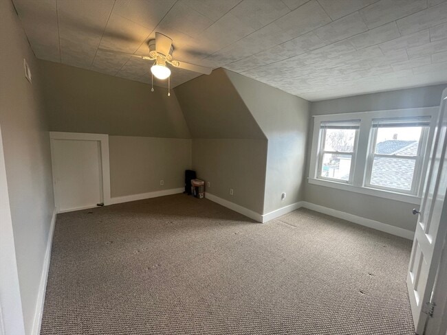 274 Oak St in Clinton, MA - Building Photo - Building Photo