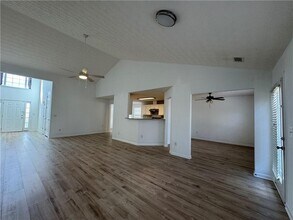 3720 Crescent Walk Ln NE in Suwanee, GA - Building Photo - Building Photo