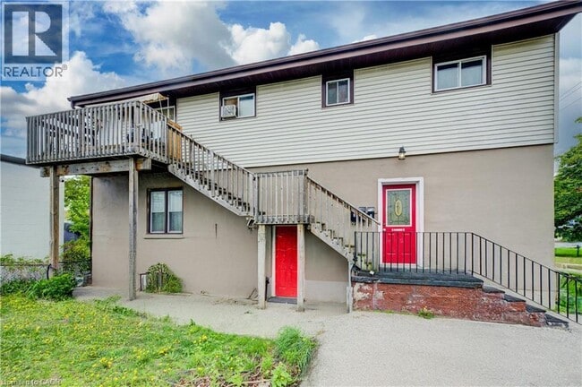 324 Maple Ave in Kitchener, ON - Building Photo - Building Photo