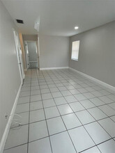 511 W Kalmia Dr in West Palm Beach, FL - Building Photo - Building Photo