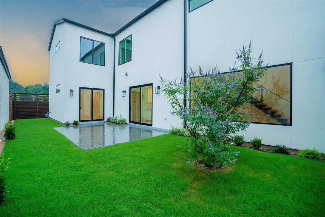 3321 Walchard Ct in Dallas, TX - Building Photo