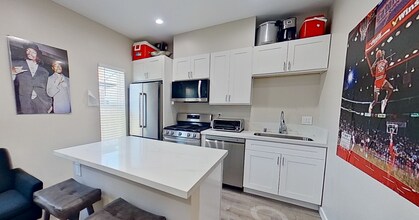 5164 Ewing St in San Diego, CA - Building Photo - Building Photo