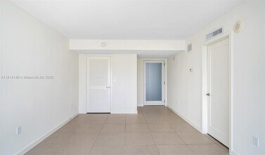 910 West Ave, Unit 236 in Miami Beach, FL - Building Photo - Building Photo