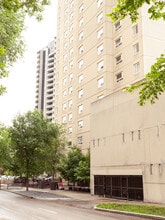 Fort Garry Tower in Winnipeg, MB - Building Photo - Building Photo