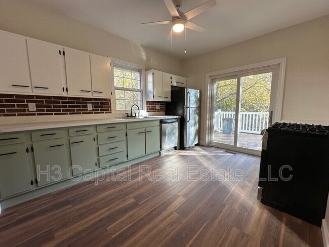 206 W Washington St in Collinsville, IL - Building Photo - Building Photo