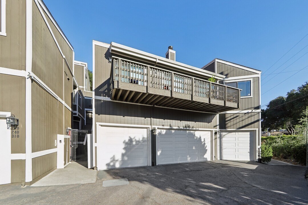 5400 Mountain Blvd, Unit #340 in Oakland, CA - Foto de edificio