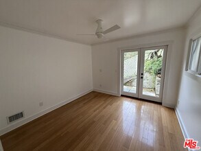 2234 Laurel Canyon Blvd in Los Angeles, CA - Building Photo - Building Photo