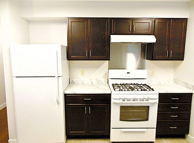 Flagstone Village in Hammond, IN - Foto de edificio - Building Photo