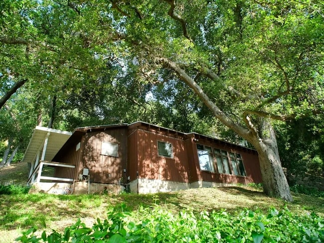 9710 Mistletoe Rd, Unit Guesthouse Detached