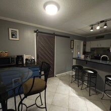 5311 Costa Mesa St in San Antonio, TX - Foto de edificio - Building Photo