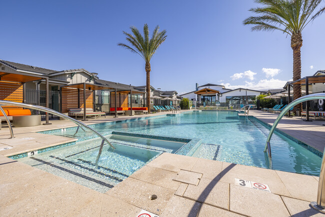 Bloom at Deer Valley in Phoenix, AZ - Building Photo - Interior Photo