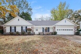 7965 Meadow Trail Dr in Memphis, TN - Building Photo
