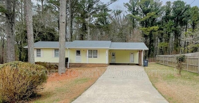 1427 Pineview Cir in Douglasville, GA - Building Photo - Building Photo