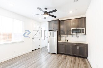 6193 Oberlander Dr in Roseville, CA - Building Photo - Building Photo