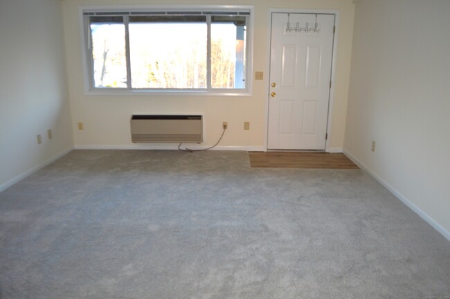 17 Kohanza St in Danbury, CT - Building Photo - Building Photo