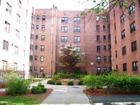 Building Photo - Laurelwood Place Apartments in Bridgeport, Connecticut