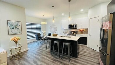 63 Glenella Gdns in Winnipeg, MB - Building Photo - Building Photo